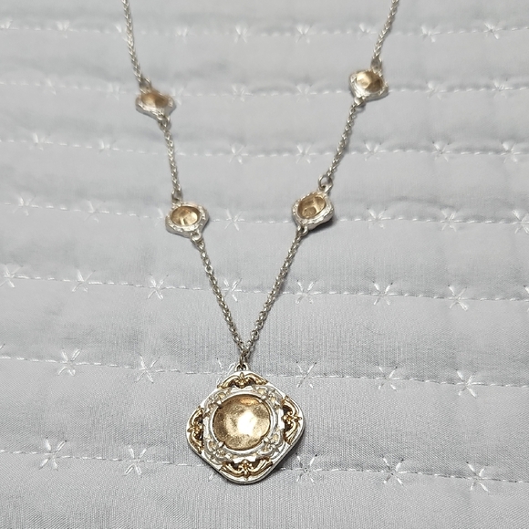 🎉2 For $20🎉Chic Two-Tone Necklace with Gold Accents - Picture 1 of 9